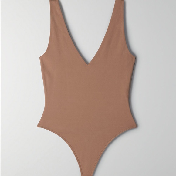 NWT Babaton Contour V-Neck Bodysuit - Picture 2 of 3